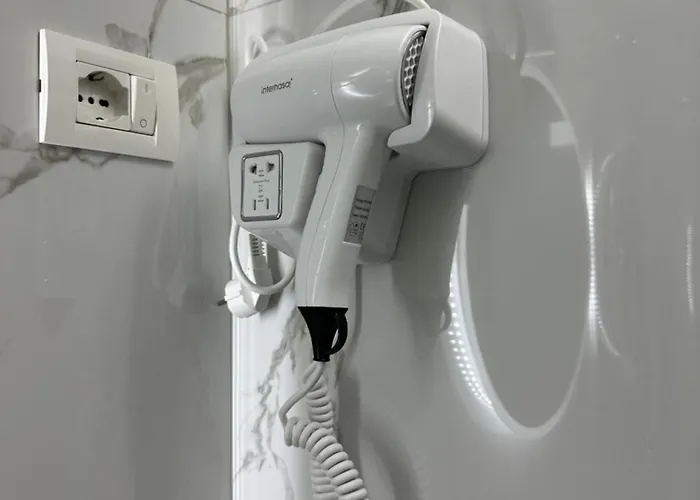 Insa Daily * טיראנה